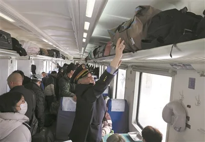 春运首日温州南站暖冬系列行动启幕 让归途变“暖途”