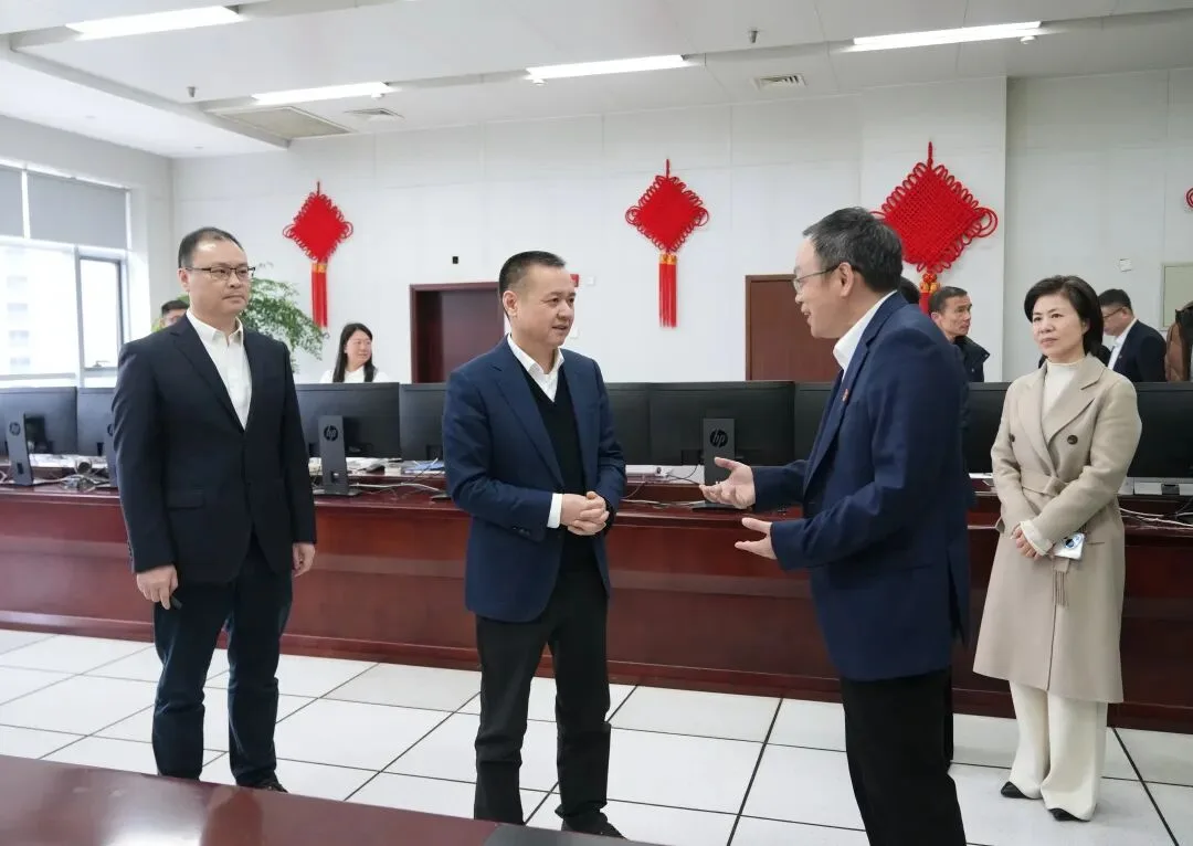 永嘉县四套班子领导慰问在岗职工