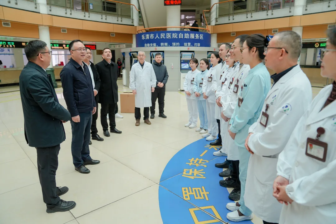 乐清市委书记戴旭强看望慰问春节假期值班值守人员