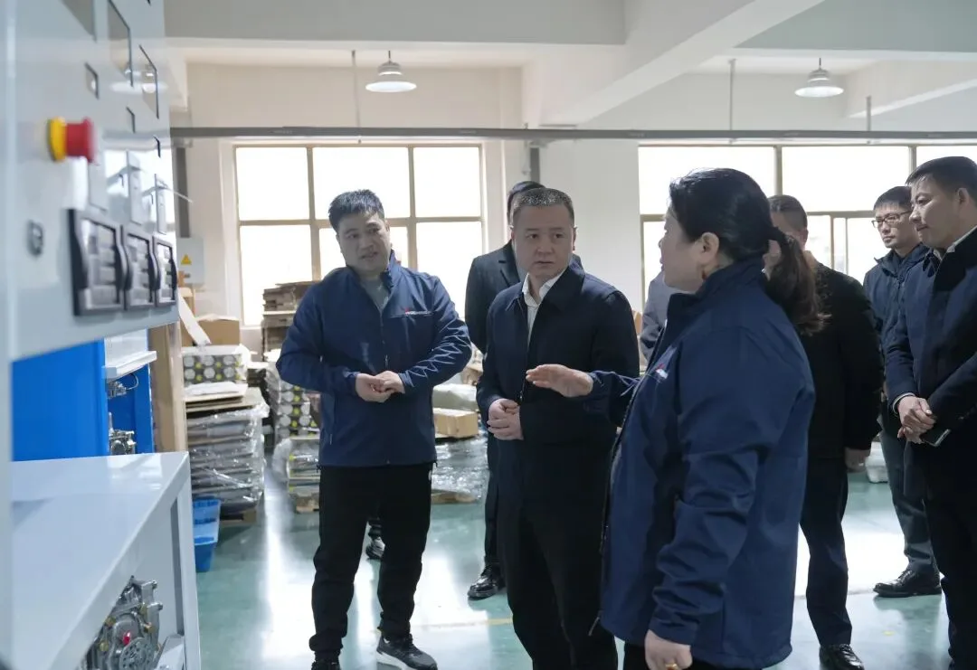 永嘉县委书记吴呈钱开展新春企业走访