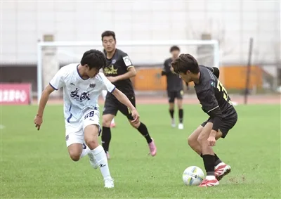 瓯冠县（市、区）争霸赛开踢 首轮A组三场，客队都赢了