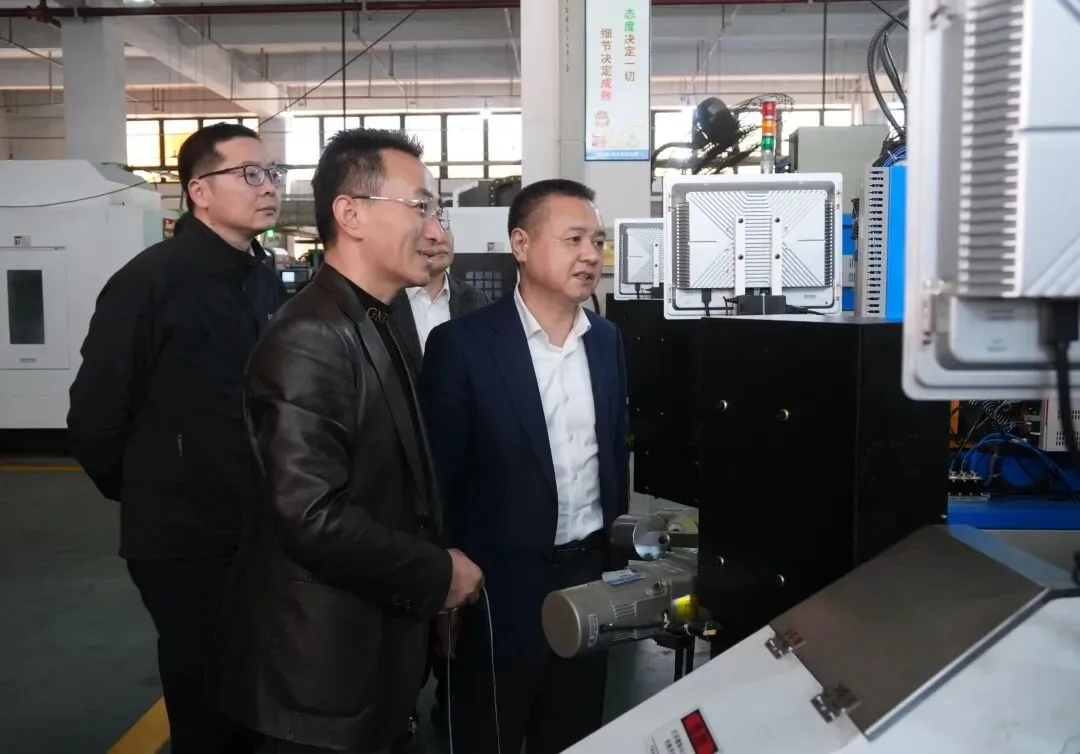 永嘉县委书记吴呈钱开展新春助企大走访活动