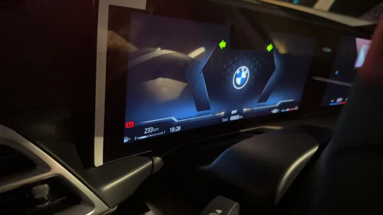 怎么回事？28万元买的进口宝马车，提车当日在路上“趴窝”