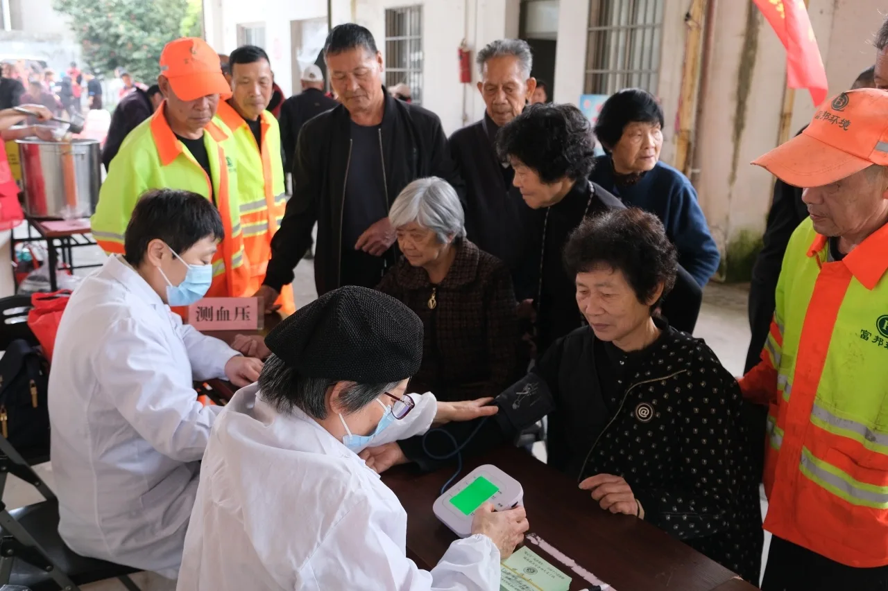 温州瓯海：传递爱心十八载 “暖心号”列车再出发