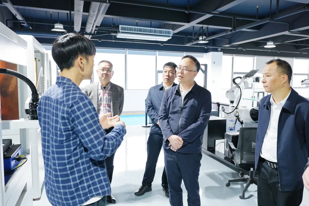 乐清市委书记戴旭强调研科技创新工作