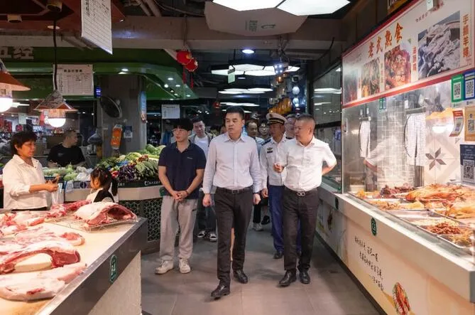 龙湾区委书记夏禹桨督查文明城市建设工作
