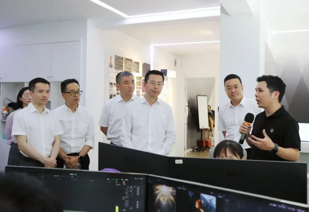 鹿城区委书记张崇波专题调研文化创新工作并召开政企恳谈会