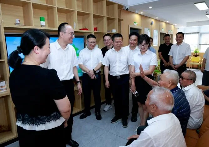 平阳县委书记孟晓斌调研公共服务一体化工作