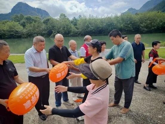 守护楠溪江游客防溺水 永嘉村民购买8200件防溺水设备
