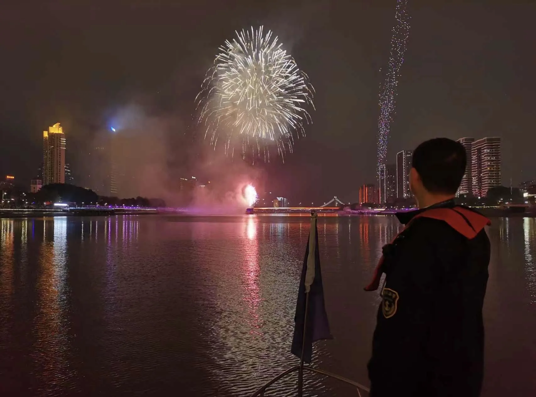 福州海事局多措并举保障“来福州过福年”烟花秀水上安全