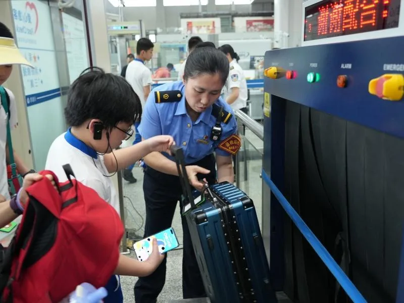 福州火车站暖心服务护航研学出行