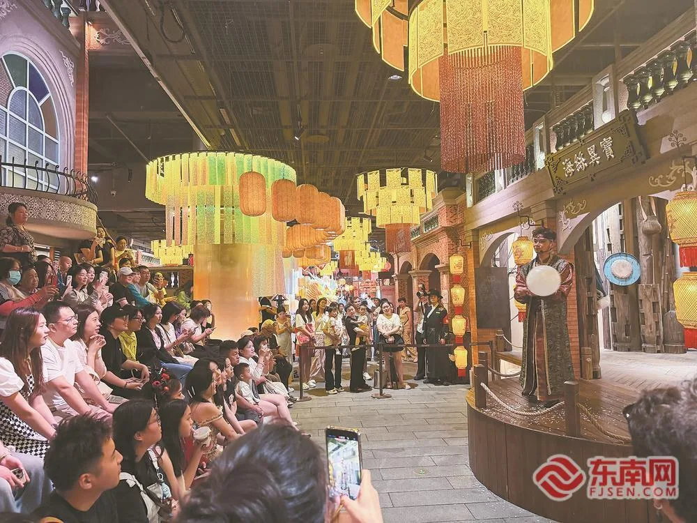 当观光客成为“景中人” 经济