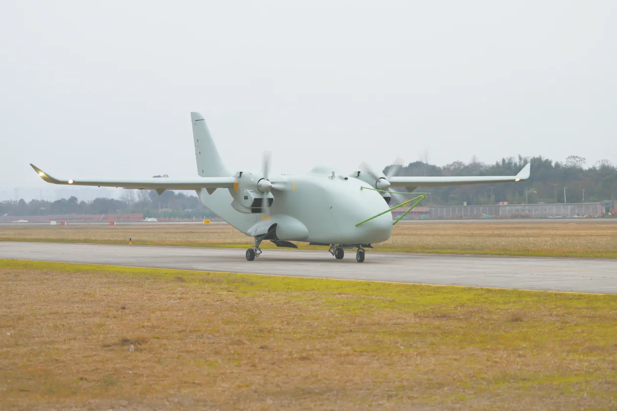 全球首款混合动力无人运输机首飞成功