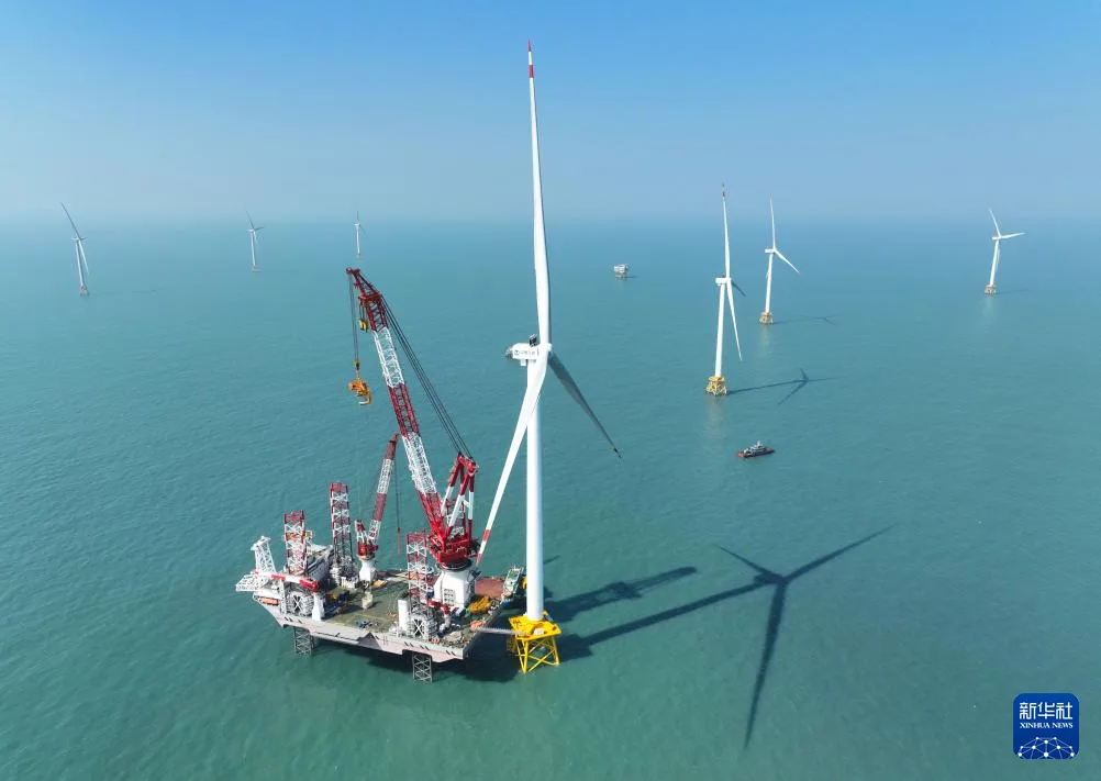 20兆瓦海上风电机组在闽南海域成功并网发电