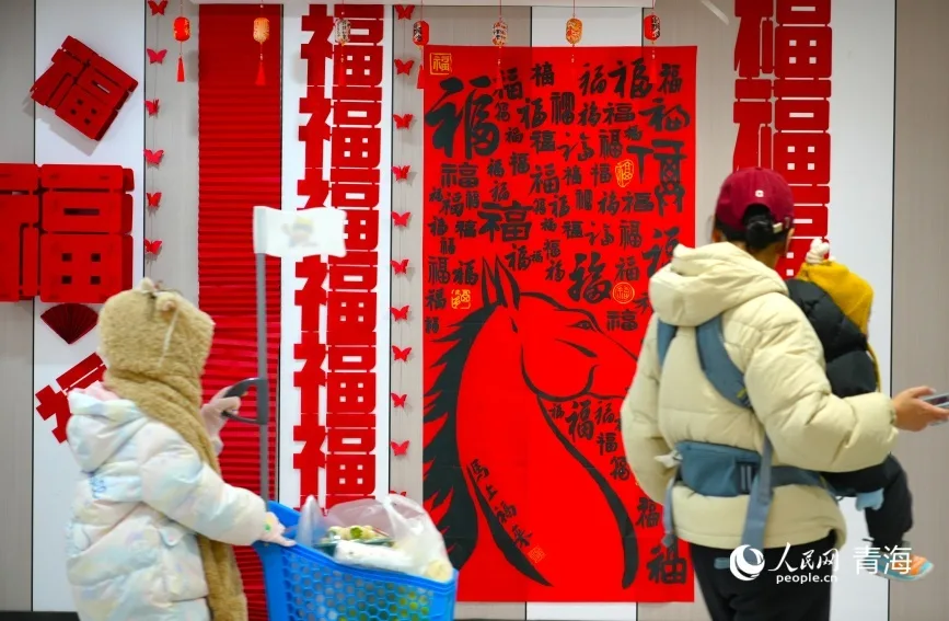 新春走基层丨青海格尔木：年货采购热