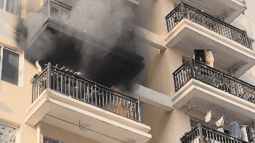 4个动作！一户起火，全楼居民成功自救