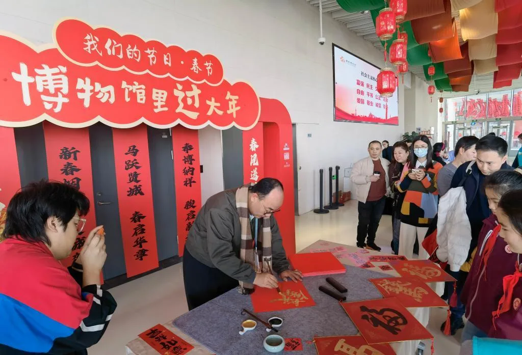 “超级春节假期”文旅市场热气腾腾