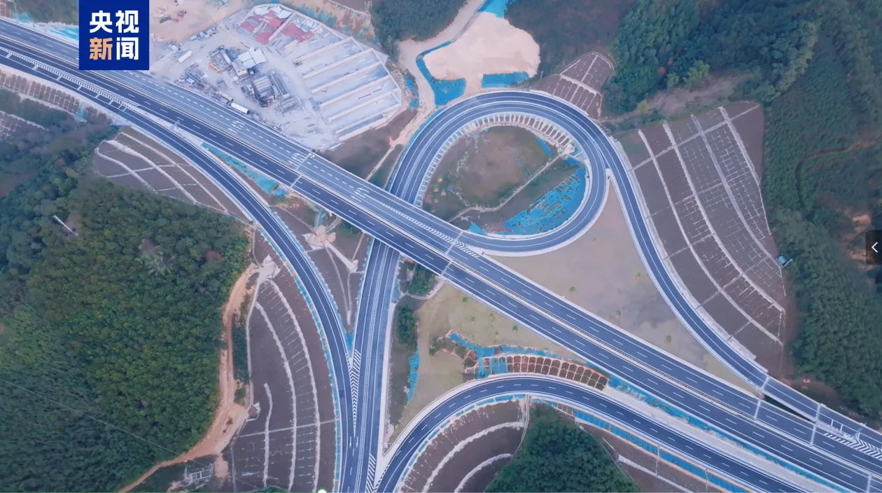 广西苍容高速今日正式通车