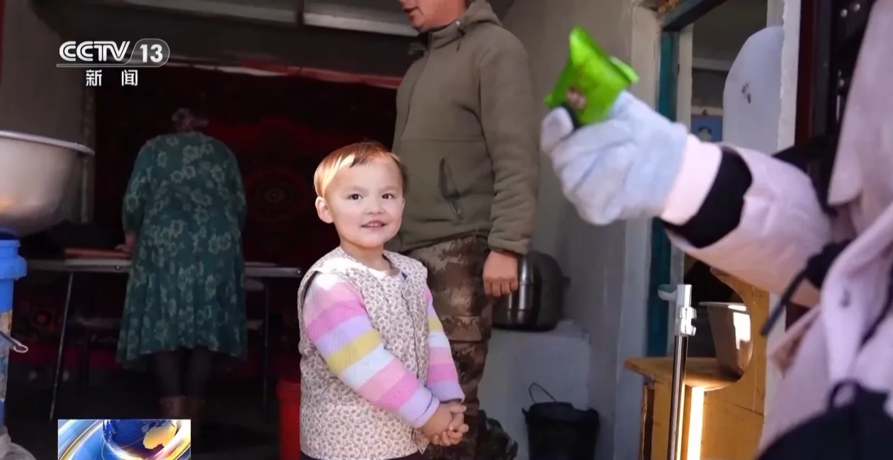 20万余头牛羊“搬家”进行中 阿勒泰春季转场有多壮观