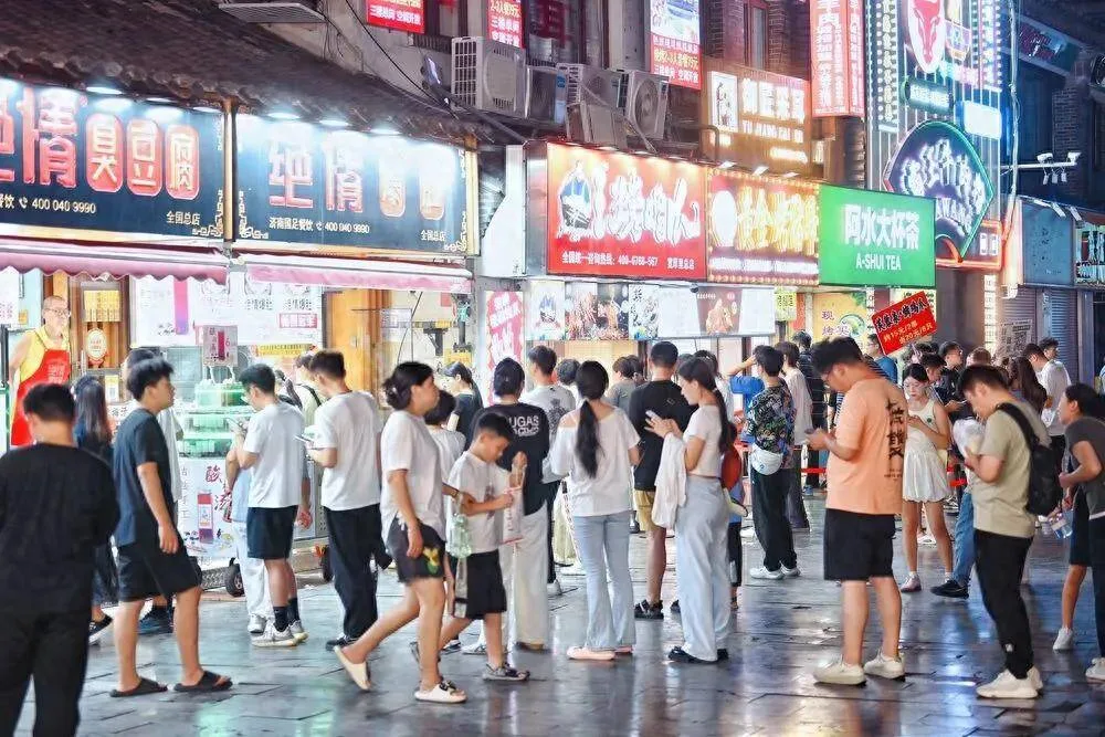 好评中国丨经济新脉动：“美食经济”有多“香”
