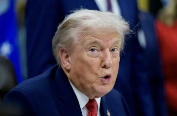 克林顿夫妇就爱泼斯坦案调查作证日期公布，特朗普：感到遗憾