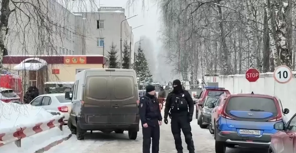 俄罗斯列宁格勒州一军警大楼坍塌