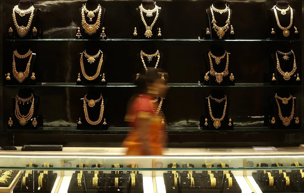 国际金价持续走高，南亚婚礼开始流行镀金首饰