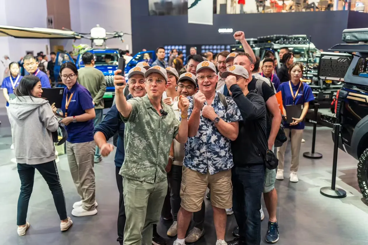美博主带全球粉丝看北京车展：“中国车和中国制造打开一个新世界”