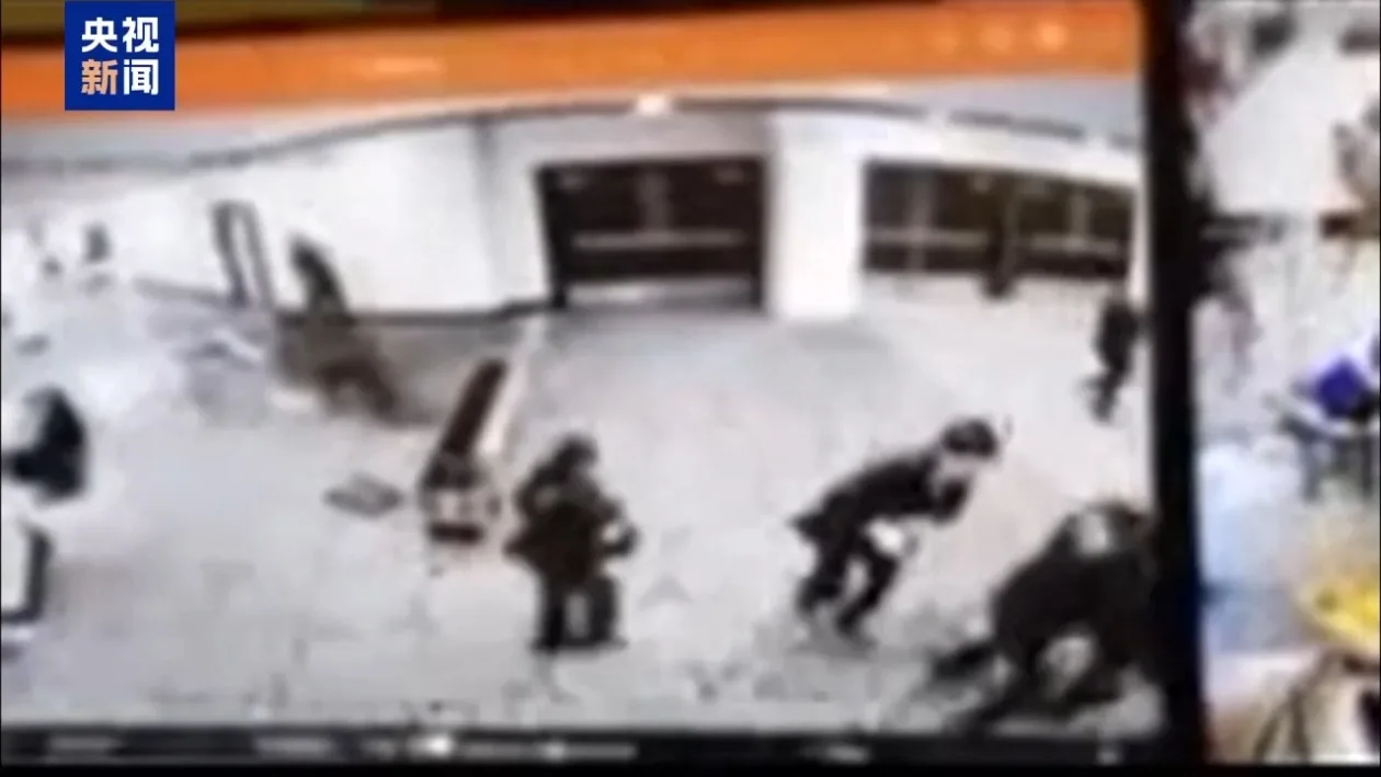 白宫晚宴枪击事件嫌疑人首次出庭 面临三项重罪指控