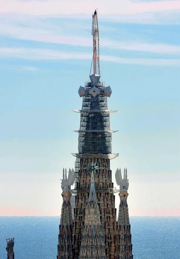 西班牙圣家堂“百年工程”终于封顶