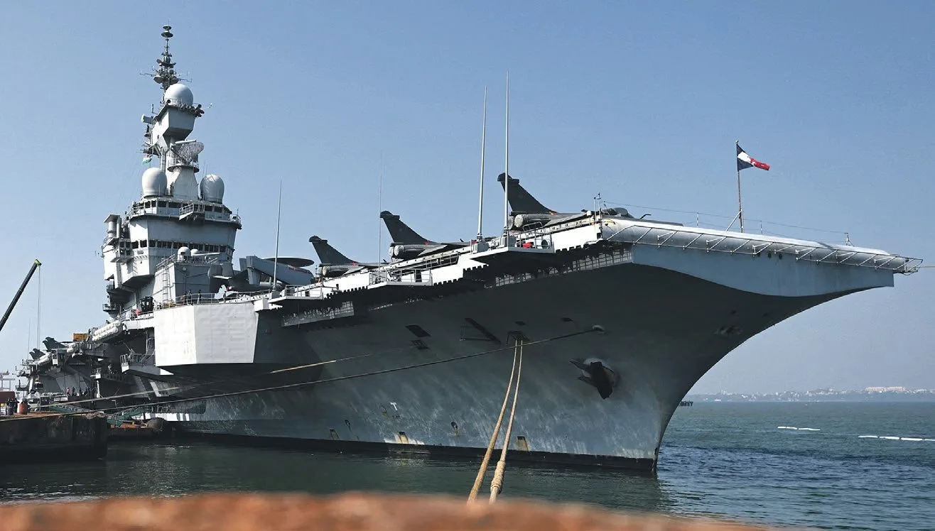 法总统“调兵遣将”应对中东乱局