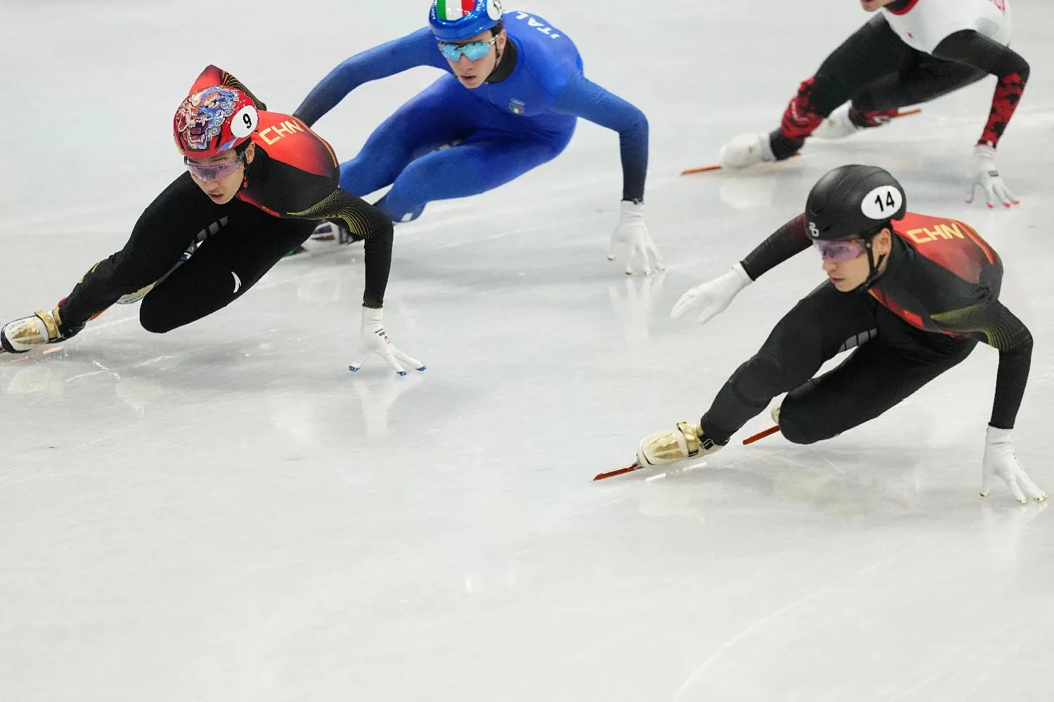 中国短道速滑队混接失利 冰壶混双瑞典队摘金