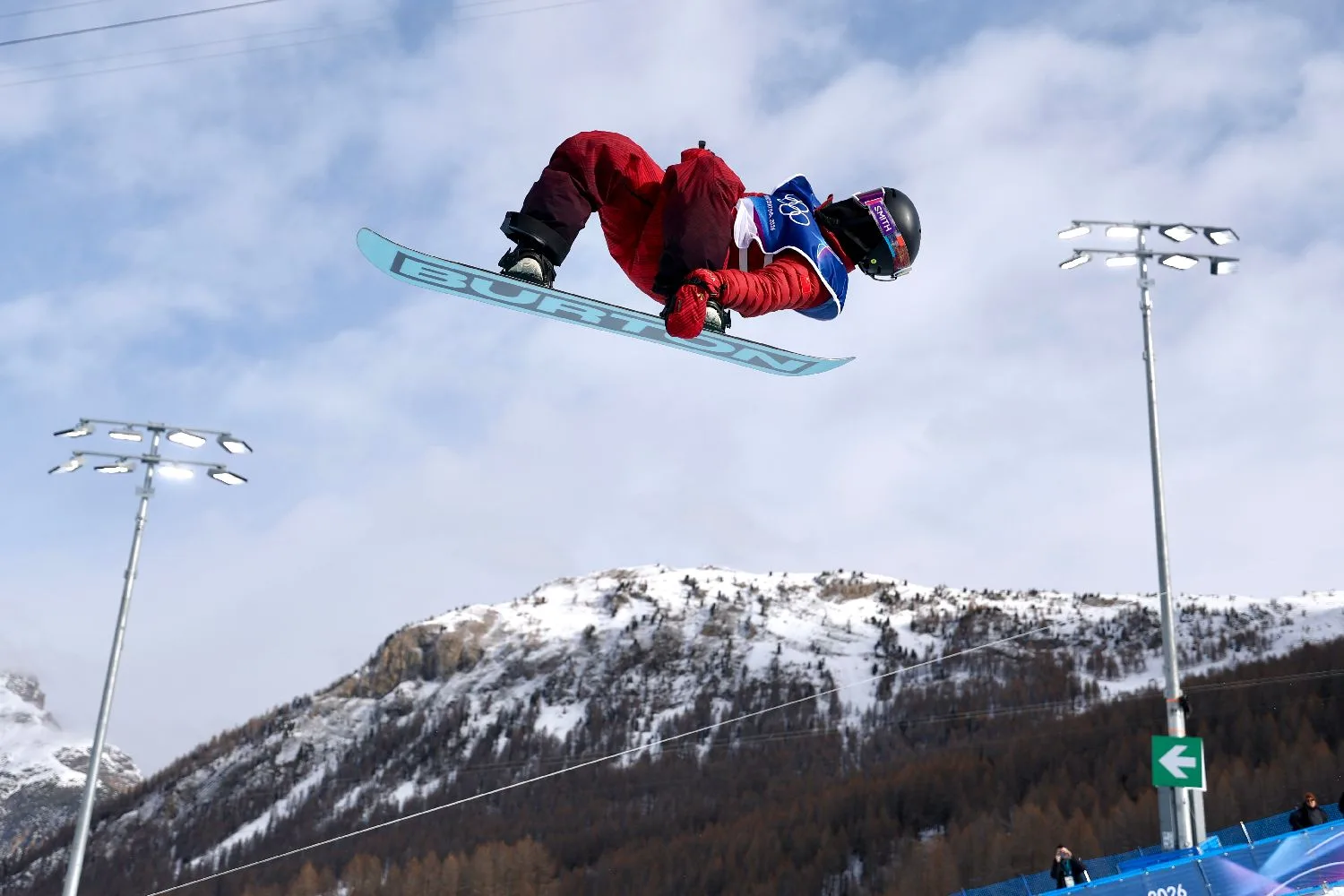 宁忠岩速滑摘铜创历史 冯阿尔曼成就“三金王”