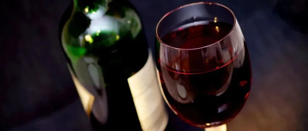 法国厕所挖出600年“酒鬼”铁证，法棍暗藏重金属“毒药”！复活节撞上夏令时，如何保证人财不两空？