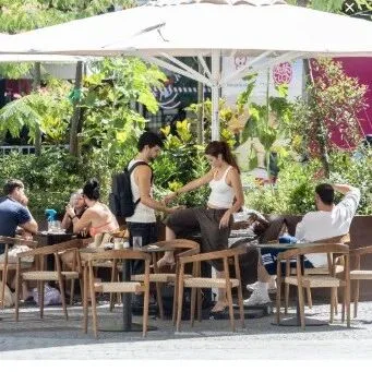 西班牙餐饮业迎“最热”夏季新规：高温天气将影响营业，违规最高罚超5万欧元