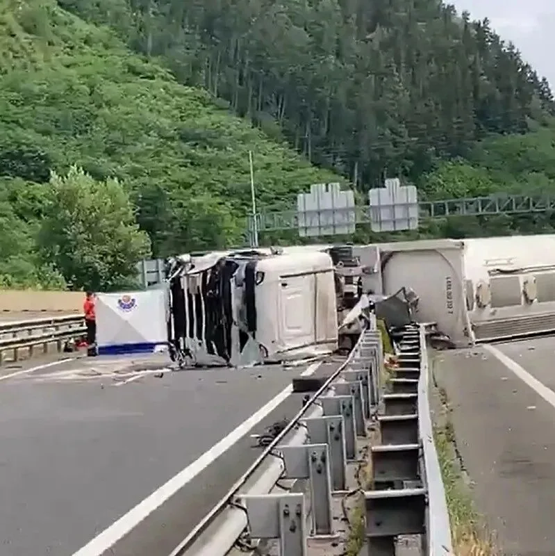 【欧浪】惨烈车祸震撼西班牙 五名西班牙警员全部罹难
